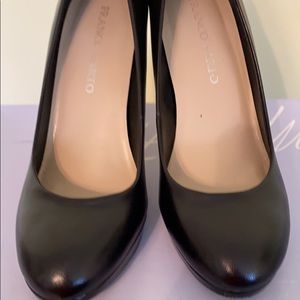Franco Sarto black pumps